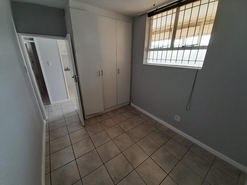 To Let 1 Bedroom Property for Rent in Loevenstein Western Cape
